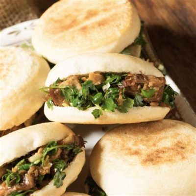  Xi'an Rou Jia Mo:  Savor the Spicy Symphony of Flavorful Pork and Pillowy Flatbread!